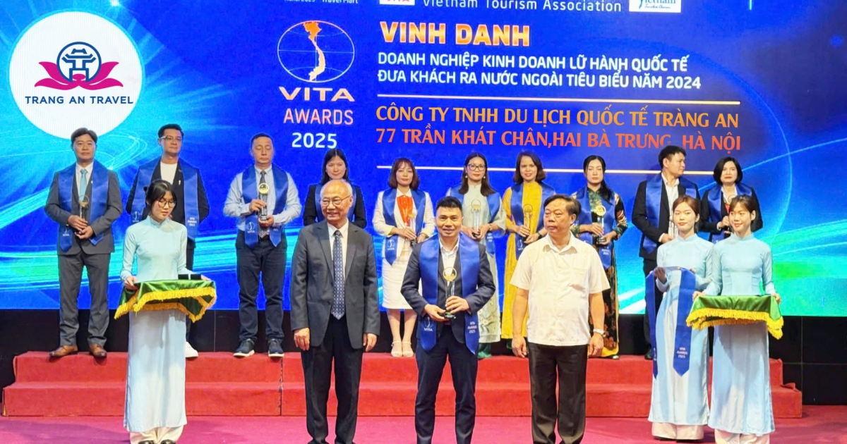 TRAO TẶNG DANH HIỆU “QUẢN LÝ GIỎI, DỊCH VỤ CHẤT LƯỢNG NGÀNH DU LỊCH LẦN THỨ I – 2013”