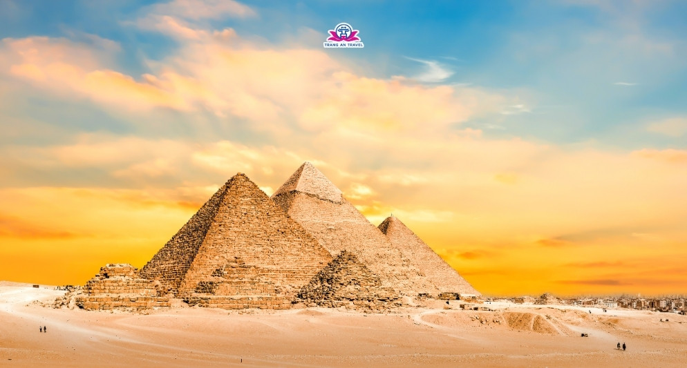 Tham quan bên trong Kim Tự Tháp Giza có gì? Chia sẻ cảm xúc thật từ đoàn Tràng An Travel đi tour Ai Cập