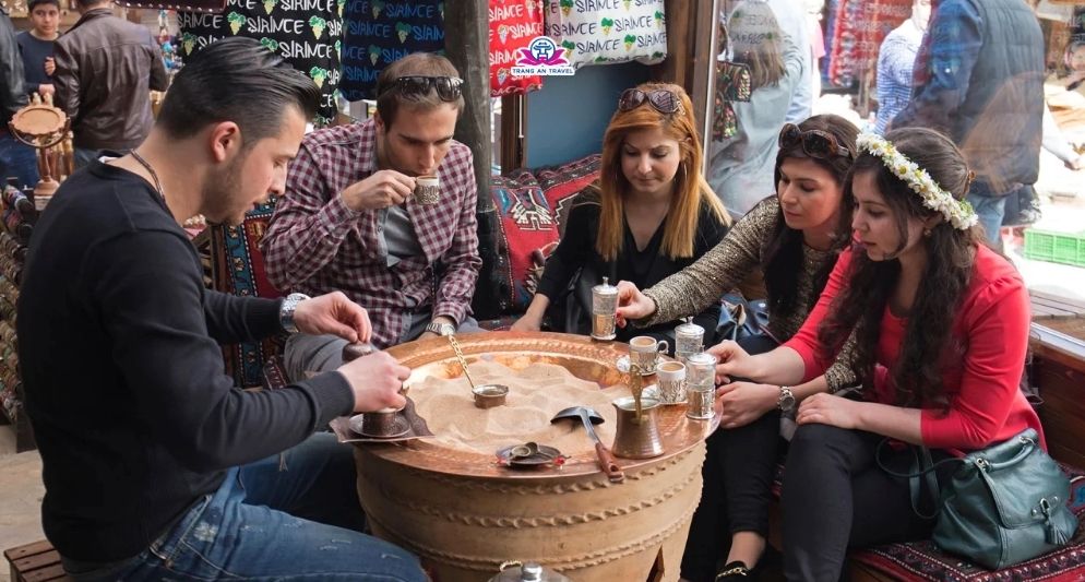 Đoán vận mệnh khi 'đọc bã' cà phê ở Thổ Nhĩ Kỳ