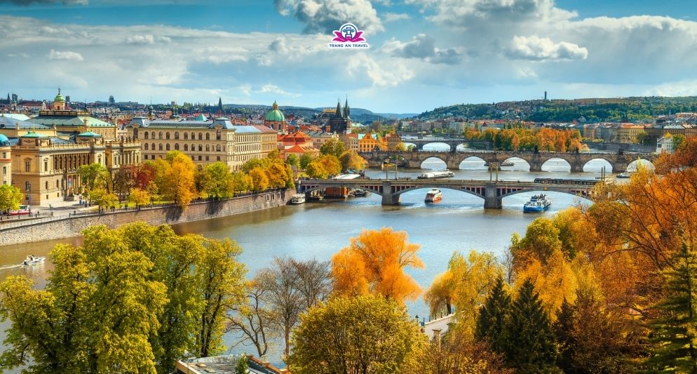 Tháng 11 đi du lịch Đông Âu nước nào đẹp nhất?