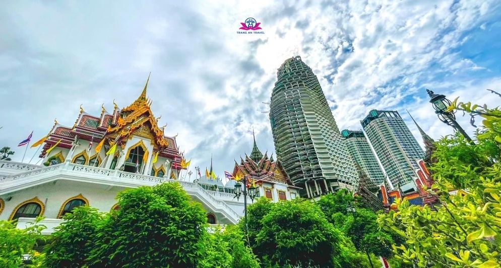 Chùa Wat Yannawa có gì mà khách du lịch Thái Lan nào cũng muốn ghé thăm?