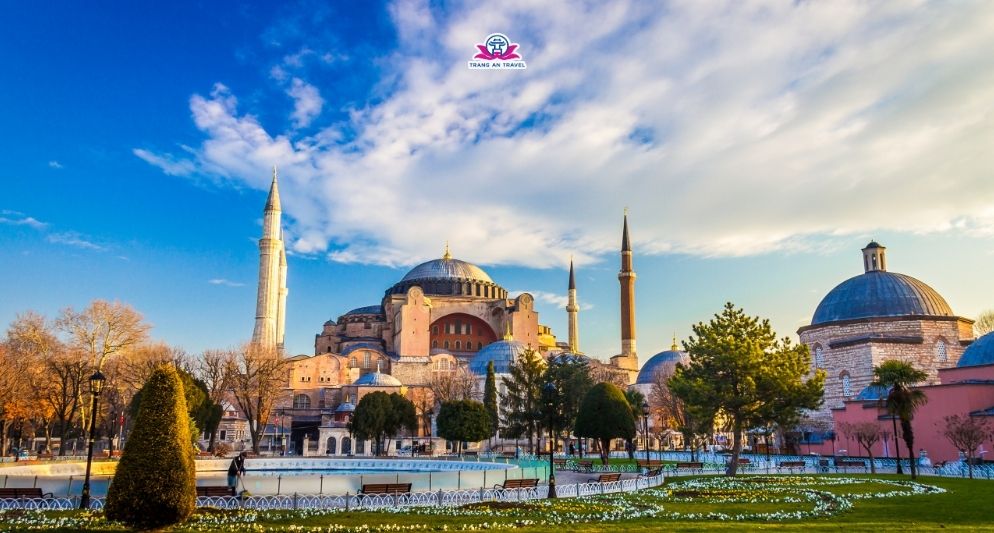 Vương cung Thánh đường Hagia Sophia có gì thu hút du khách?