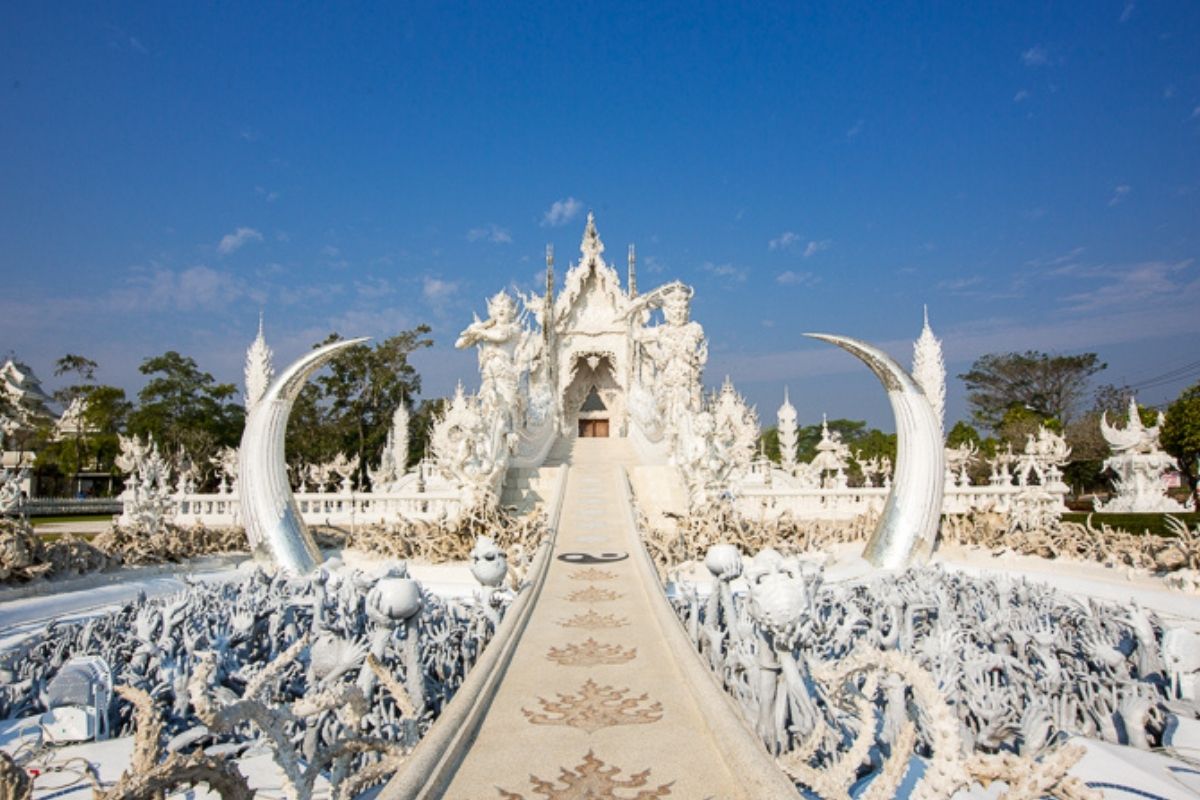 Ngôi chùa độc đáo phong cách phim viễn tưởng - 1