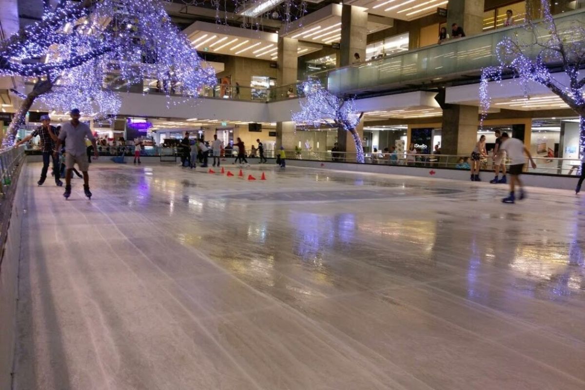 Trượt băng tại Central World (The Rink)