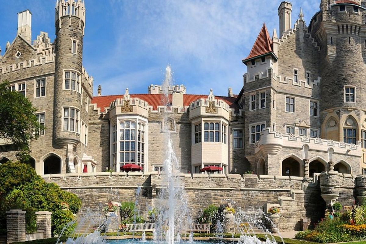 Lâu đài Casa Loma