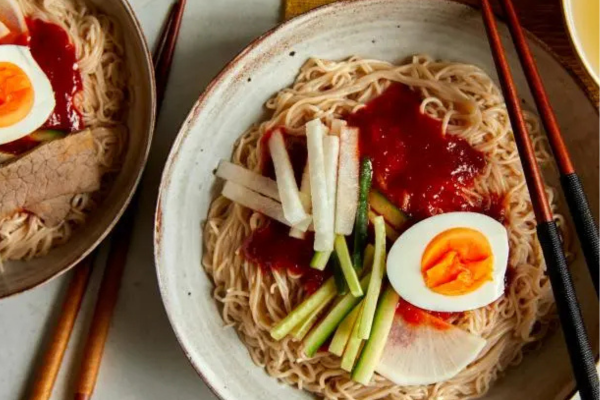 Naengmyeon – mỳ lạnh