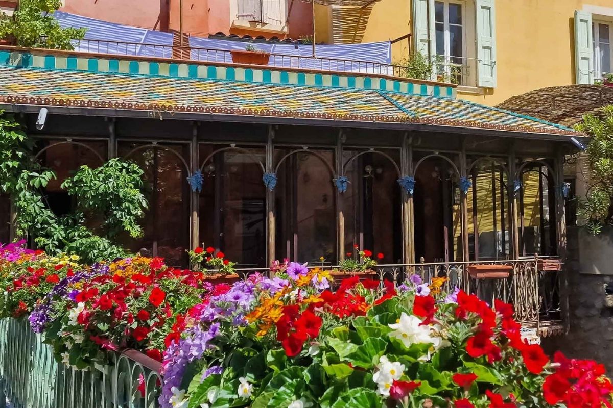 Moulinet - ngôi làng Pháp đẹp như tranh vẽ