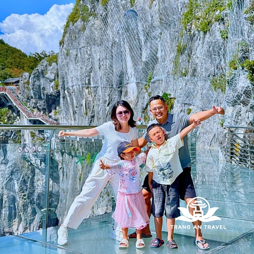 Trương Gia Giới – Phượng Hoàng Cổ Trấn (25/8 – 29/8/2025)