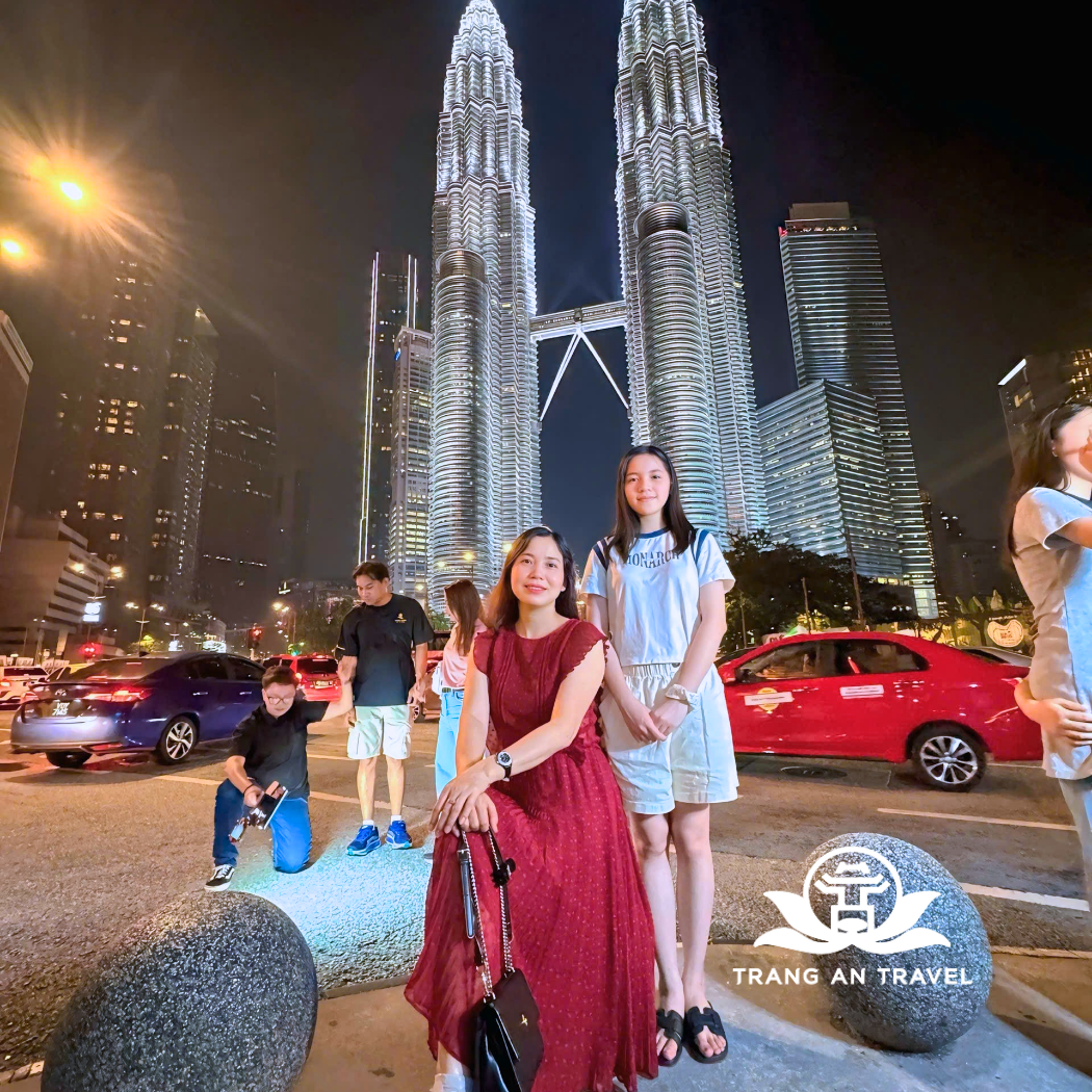 Khám Phá Singapore & Malaysia: Chuyến Đi Đầy Màu Sắc Với Những Góc Check-In Tuyệt Đẹp!