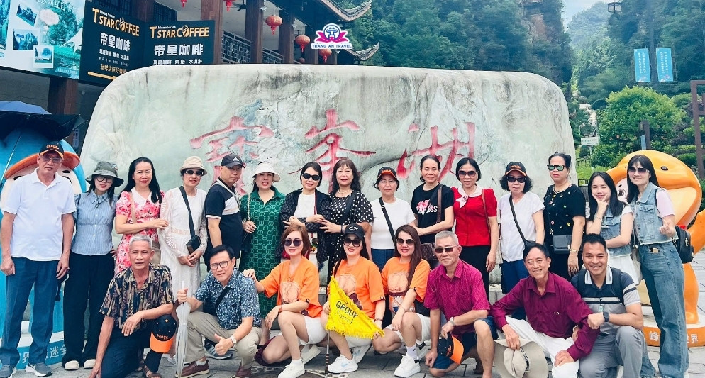 tour Phượng Hoàng cổ trấn - Trương Gia Giới