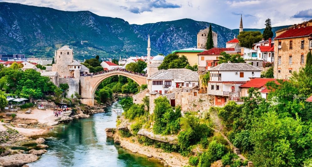 Kinh Nghiệm Du Lịch Bosnia và Herzegovina 2025: Hành Trình Khám Phá Vẻ Đẹp Thổ Cẩm Của Balkan