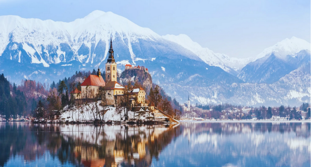 Khám phá châu Âu mùa đông: Hành trình qua những ngôi làng tuyết đẹp như tranh