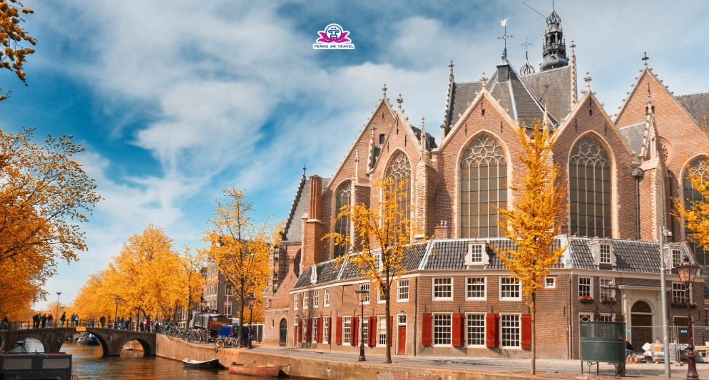 thời điểm lá vàng lá đỏ châu Âu 2025