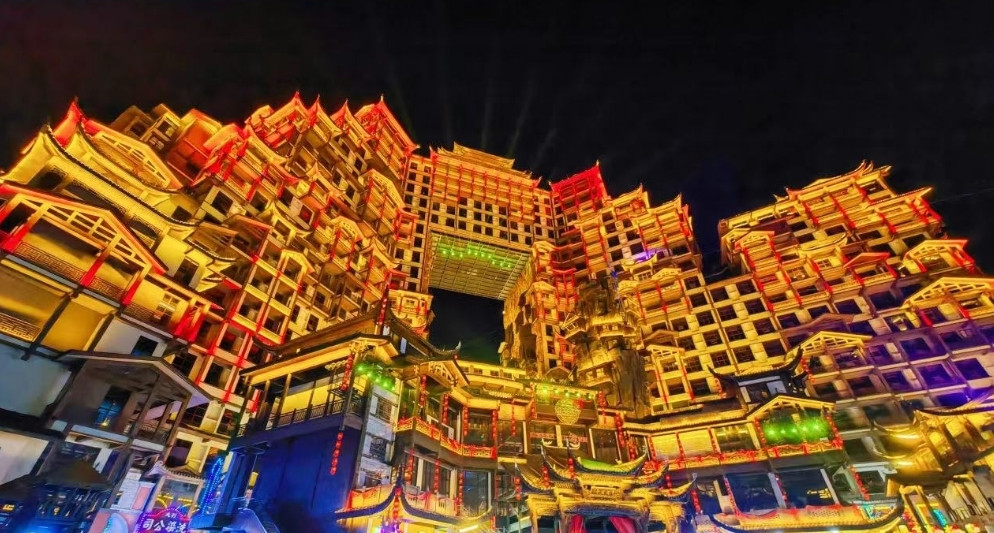 Vì sao du khách thường thích check-in 72 Kỳ Lầu tại Trương Gia Giới?