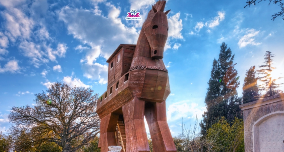 Con ngựa thành Troy