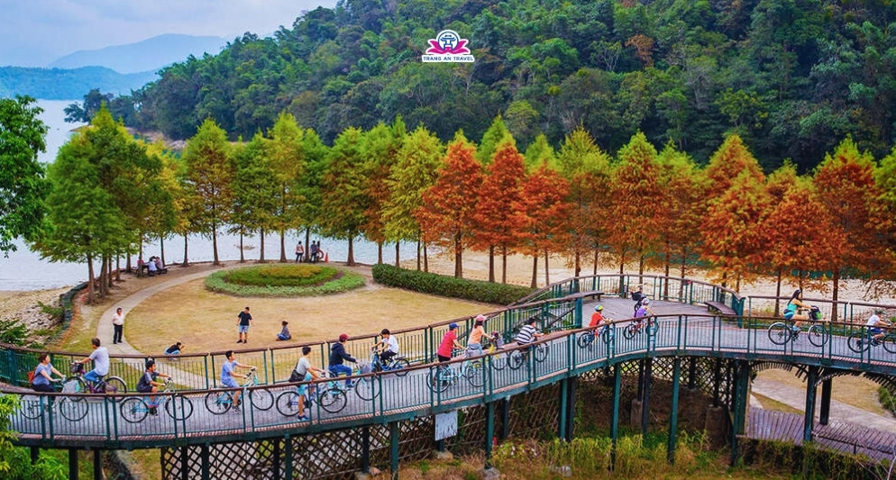 Hồ Nhật Nguyệt