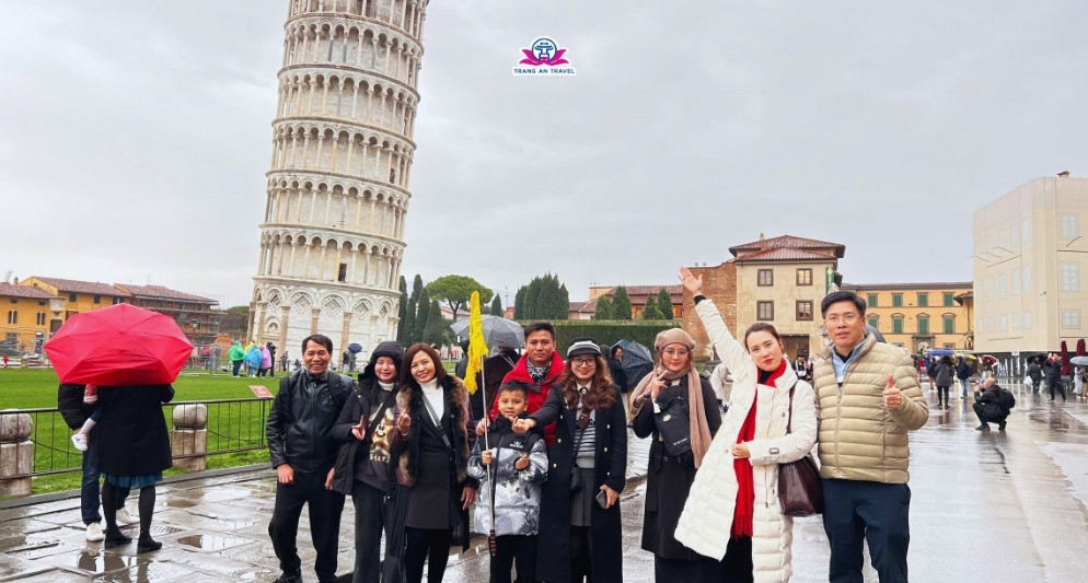 tour châu Âu Tết 2026