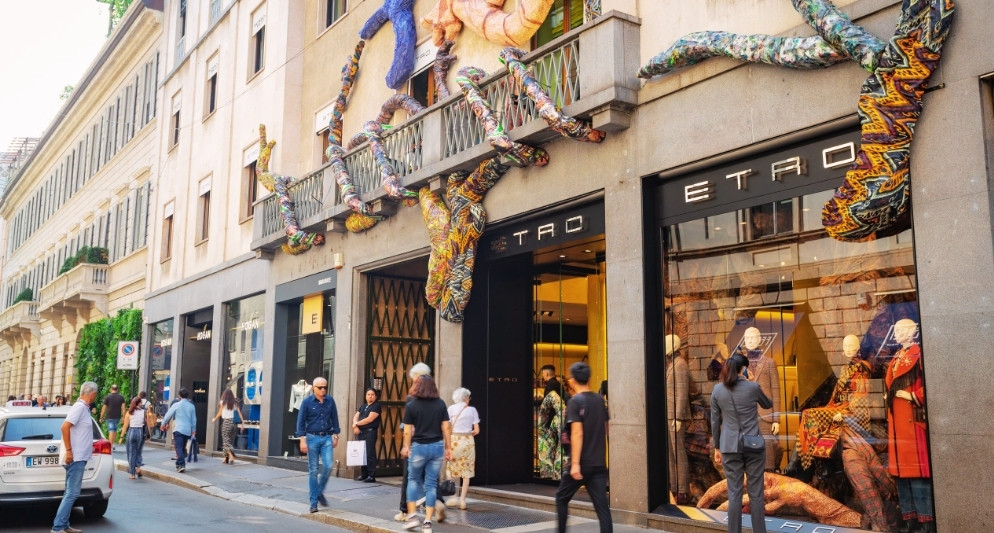 Dạo phố mua sắm đắt đỏ nhất thế giới