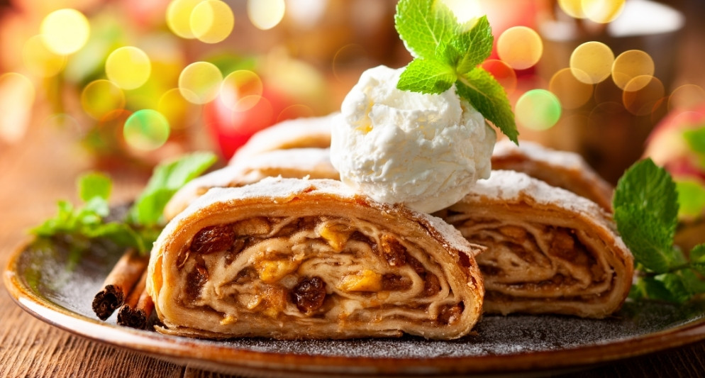 Bánh Strudel Táo (Đức, Áo)