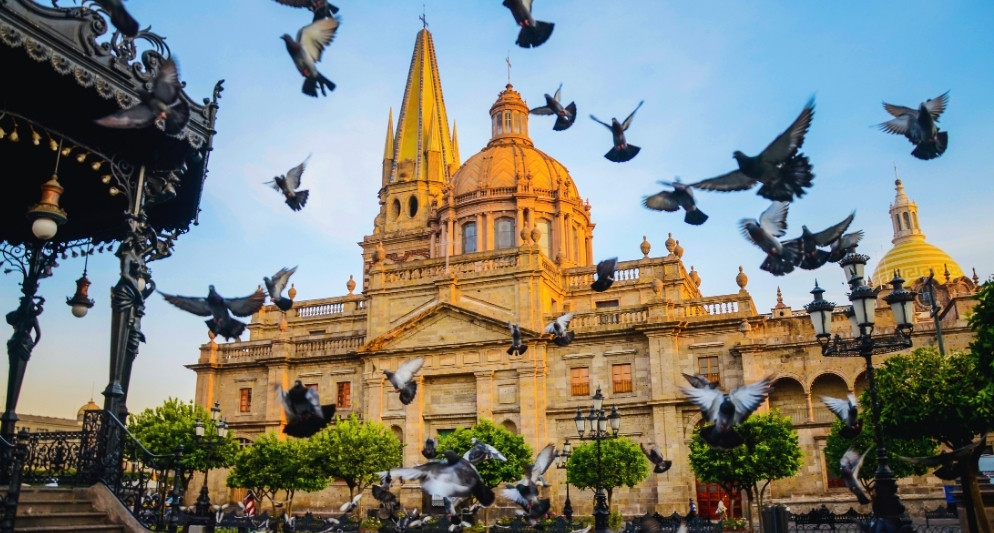 phim truyền hình Tây Ban Nha "Bí mật cây cầu cũ" 