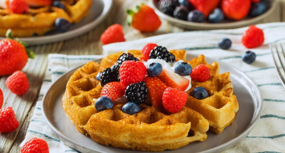 Ẩm thực đường phố châu Âu: Từ bánh mì Ba Lan đến khoai chiên Bỉ