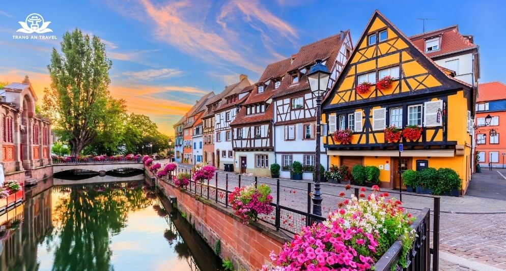 7 ngôi làng cổ châu Âu đẹp như thơ, tình như mơ