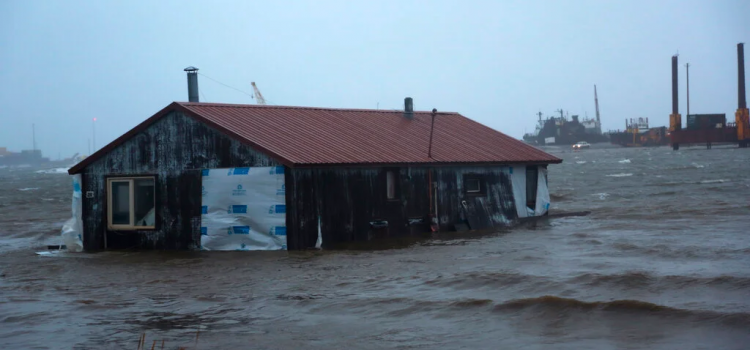 Alaska hỗn loạn do tàn dư bão Merbok